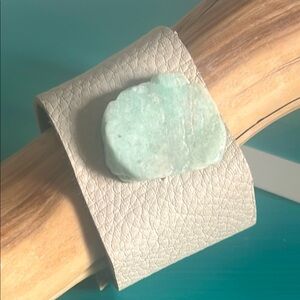New Leslie Curtis Artisan Leather Cuff Bracelet Amazonite Centerpiece Pearl